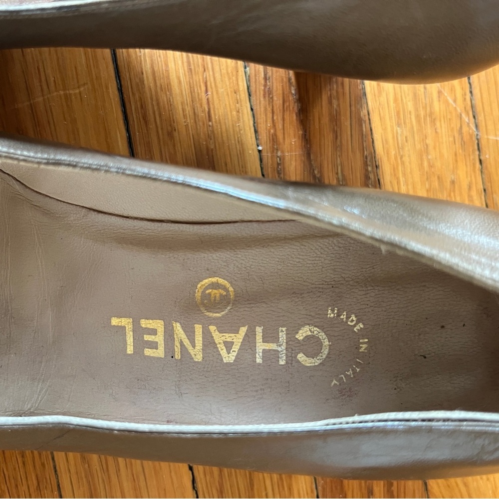 CHANEL VTG Taupe Leather Heels Logo SZ 7.5 Made in Italy NO LOWBALL OFFERS PLS - Picture 5 of 12